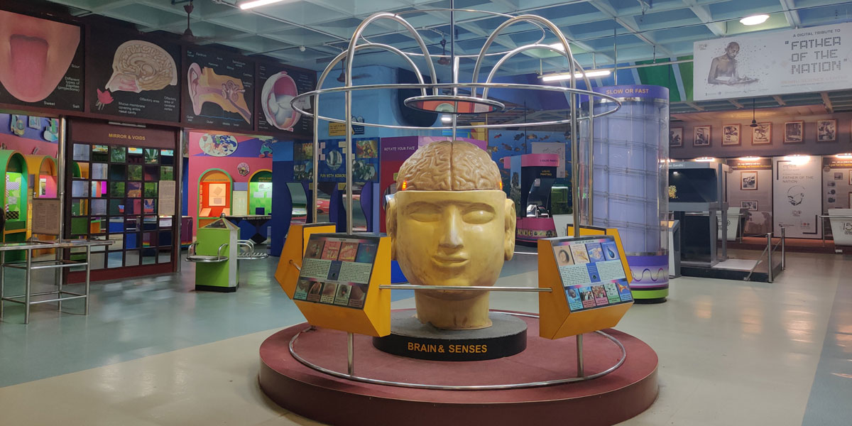 MUSEUM / SCIENCE CENTERS