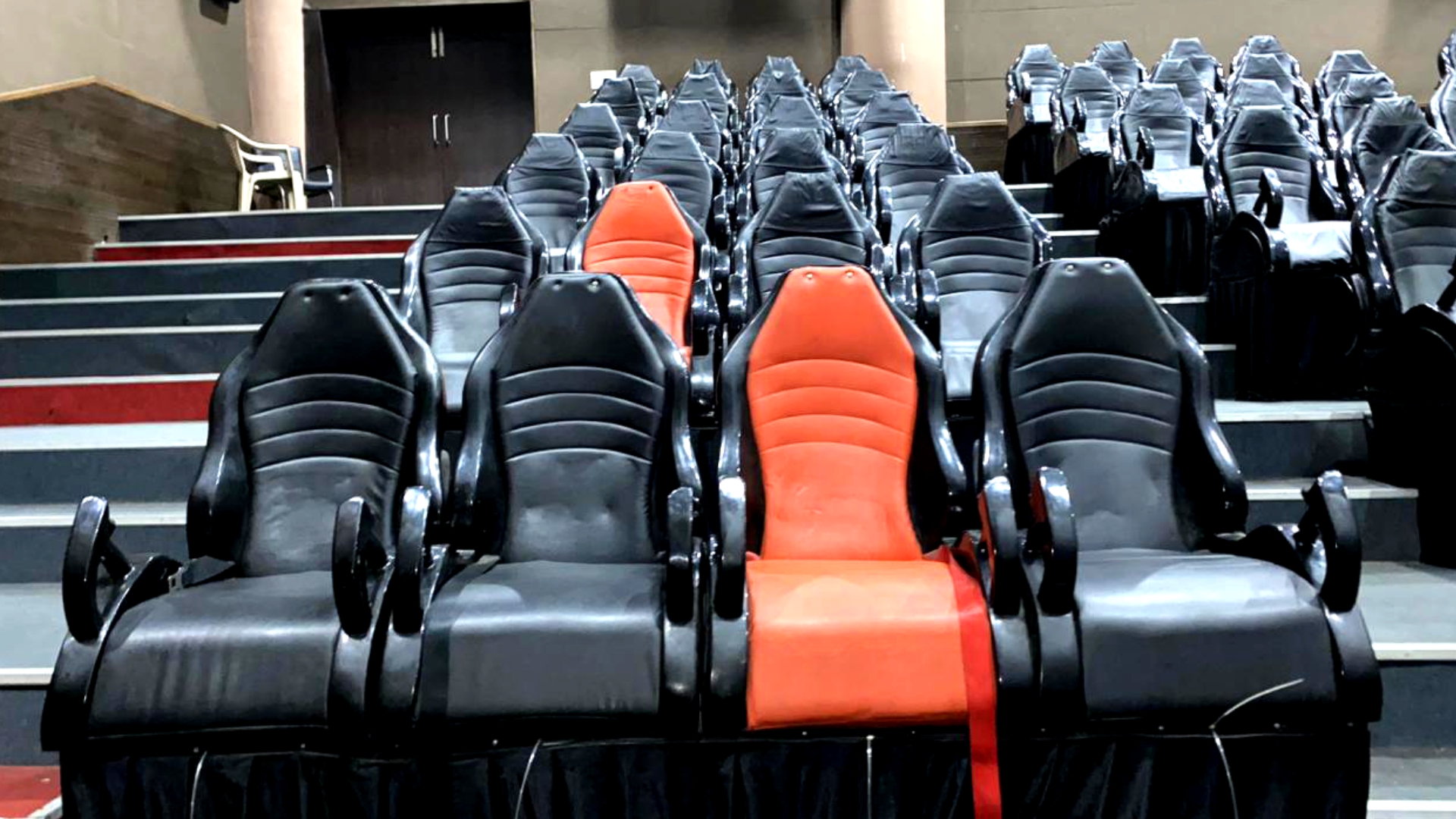 32 seats theater 