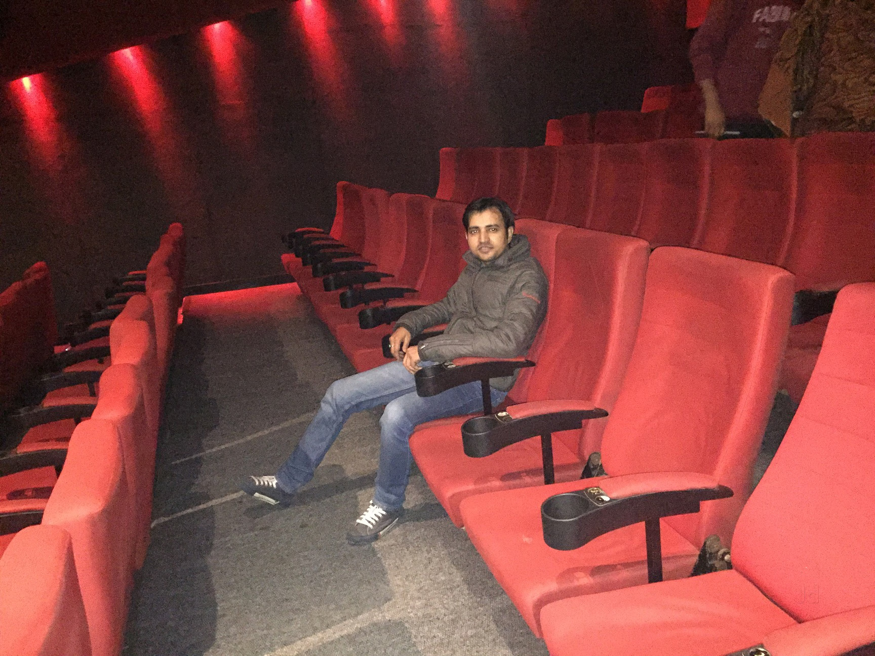 24 seats theater 